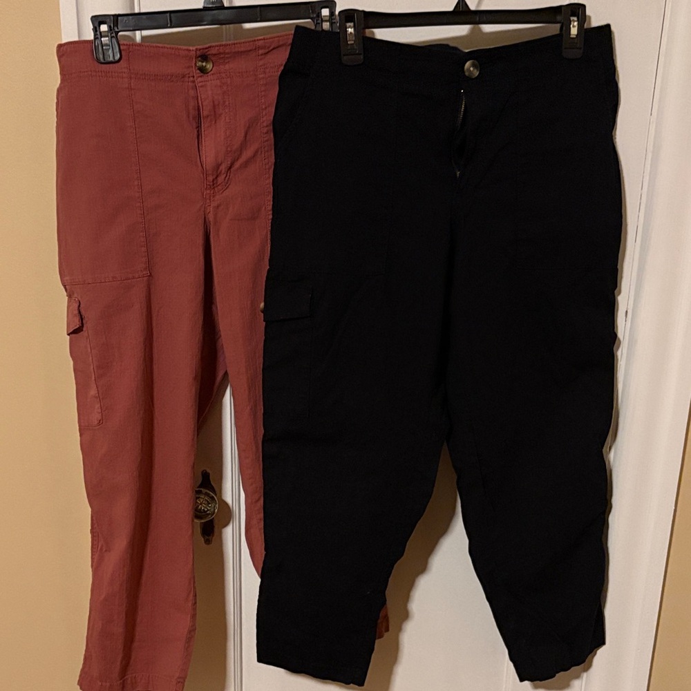 Women’s Sonoma Bundle of 2 Capri Pants in Dusty Rose and Black Size 14